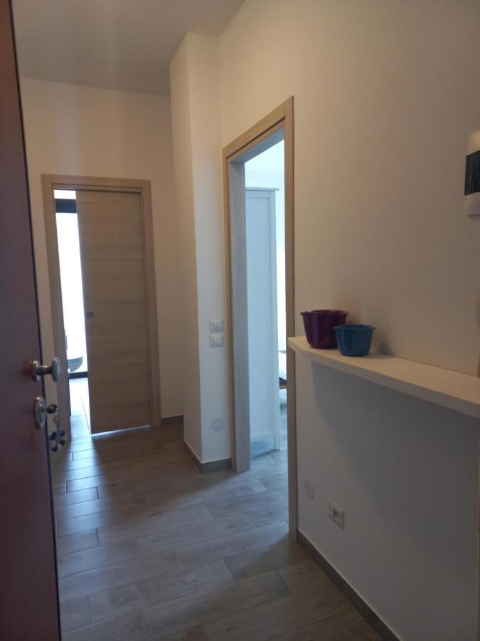 Appartamento Miralago Con Giardino Sul Lago Gavirate Exterior photo