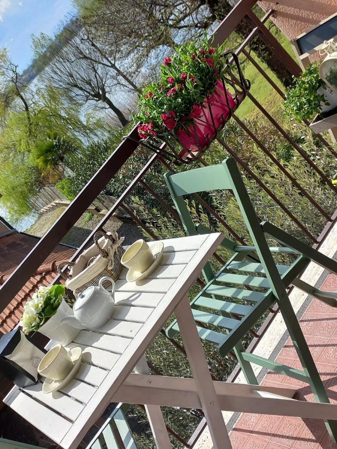 Appartamento Miralago Con Giardino Sul Lago Gavirate Exterior photo