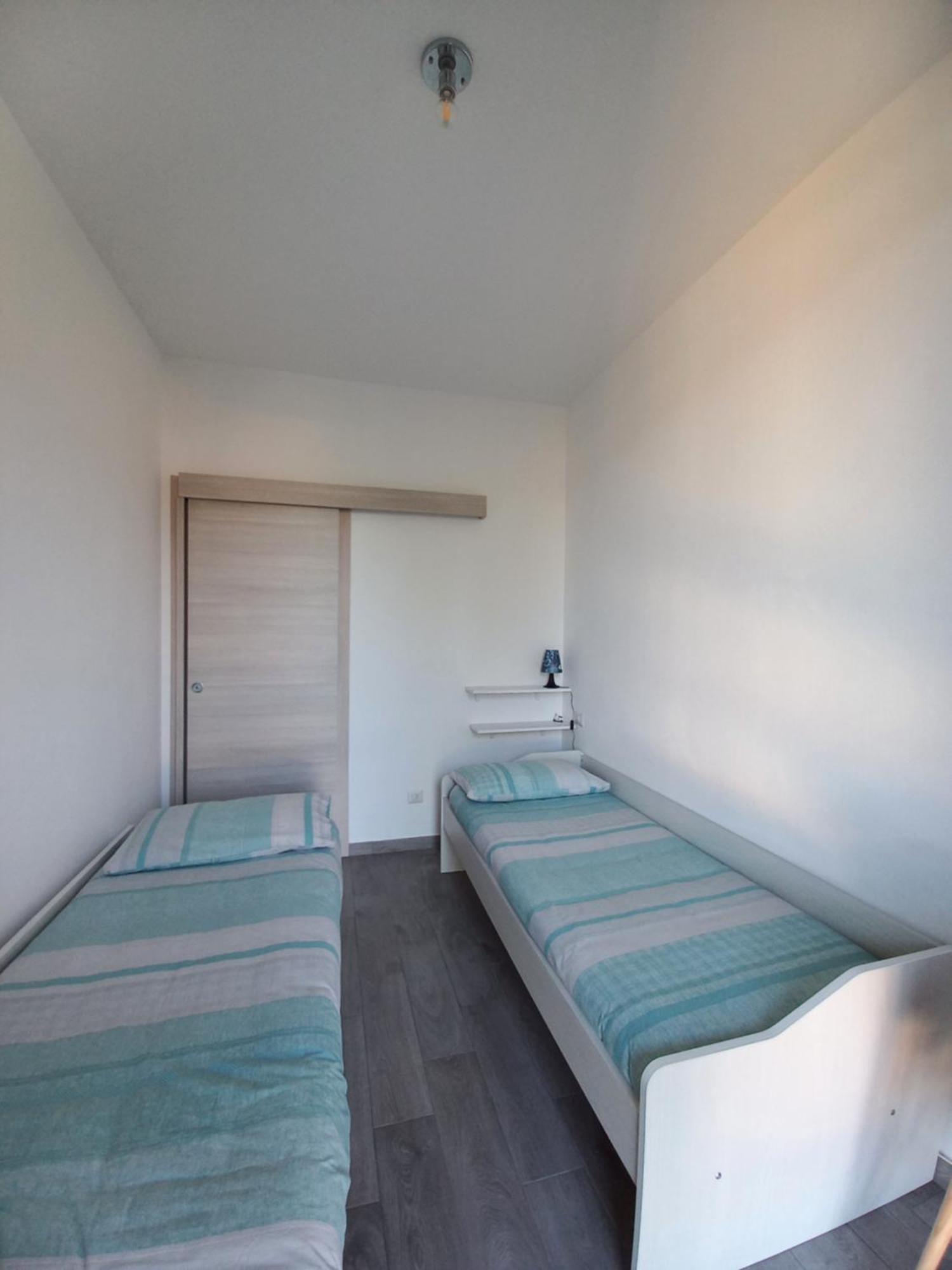 Appartamento Miralago Con Giardino Sul Lago Gavirate Exterior photo